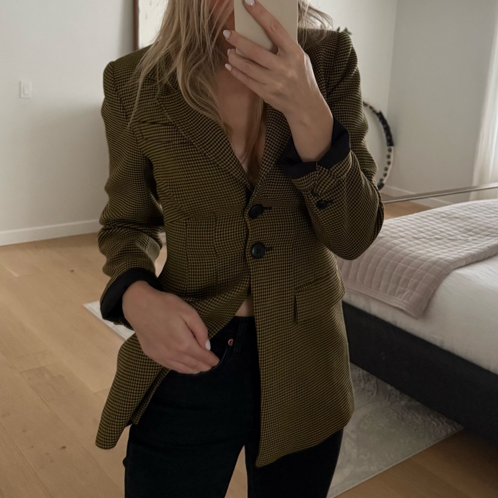 Gestuz snatched waist blazer
